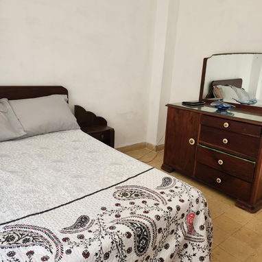 Alquiler de apartamento de 3 habitaciones y 2 baños a estudiantes extranjeros - Img 124629383