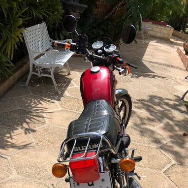 C VENDE MOTO SUZUKI. EN PERFECTO ESTADO.  INTERESADOS AL WHATSAPP 50241861 - 2/8