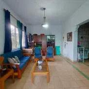 APARTAMENTO DE LOS AÑOS 50 DE ESQUINA! Gran Distribución en Línea y 12, Vedado !!! - Img 56984028