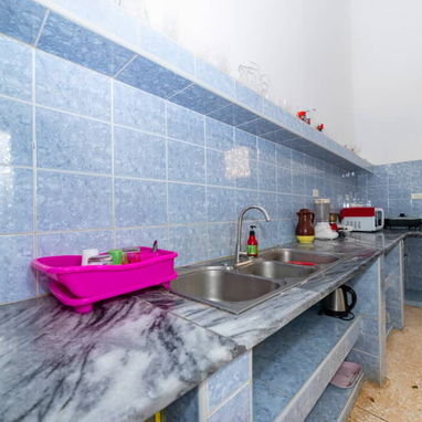 🏠 Casa de renta lineal para un grupo de estudiantes extranjeros. Tiene 4 habitaciones climatizadas por 1200 usd al mes - Img 120214784