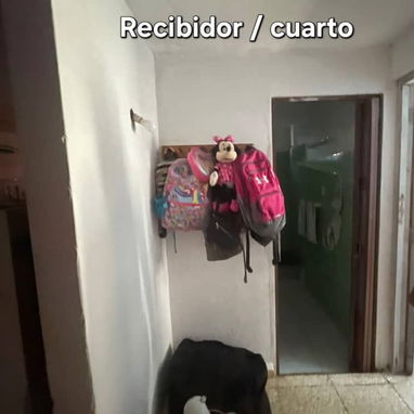 🏠 *SE VENDE CASA FRENTE A LA TERMINAL 2 DEL AEROPUERTO. BOYEROS* - 9/10