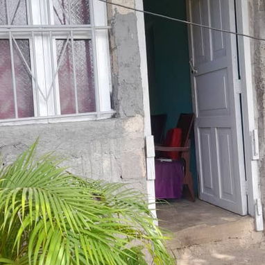 Se vende o se permuta casa biplanta en marianao - Img 125522468