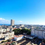 🏡 SE VENDE APARTAMENTO EN PISO 9 EN CENTRO HABANA, elevador 24/7 - Img 55280573