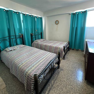 Comodidad y Estilo en este espacioso apartamento ubicado en el Vedado. - Img 115725485