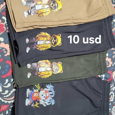 Bermudas y short de Hombre y mujer - 3/4