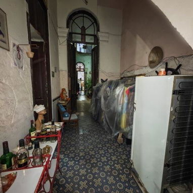 Centro Habana:San Miguel,a una cuadra de la EGREM a 3 Cuadras de Galiano,Casa Colonial,Aprox 100 m2,Puerta Calle,3/4,2Ba - 4/7