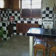 Renta apartamento en vedado, 2 hab, 2 baños terrazas - Img 50425812