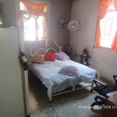 *$25.000usd. CON AJUSTE . En venta casa completamente  independiente de los años 50 de  placa en Las Minas, Guanabacoa. - 5/10