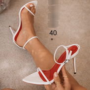 Zapatos blancos de tacón fino no.40 - Img 55865490