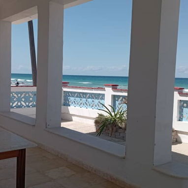 Alquilo casa a orillas del mar en Guanabo - 10/10