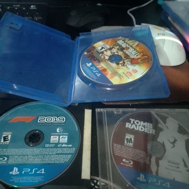 Lote de 70 discos de ps4 - 5/6