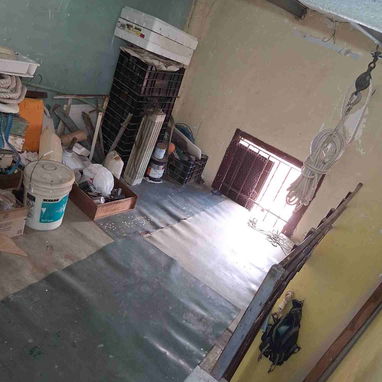 *110🏡Apto en venta en La Habana Vieja en un 3er piso en interior*  ⚠️*OJOOOOO* *ES ZONA SOTERRADA Y SE DEJA CON COSITAS - Img 122990363