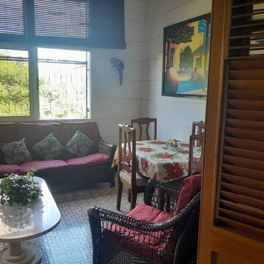 🏠 Casa De Renta En El Vedado.💡 Tiene paneles solares.🛏️Tiene 2 habitaciones. ✔️ Tiene gas de la calle - 5/10
