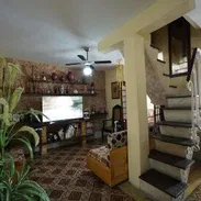Se vende Hostal de 5 Cuartos con 4 Baños en El Vedado, de excelentes condiciones y confort alto - Img 57481012