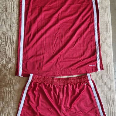 JUEGO DEPORTIVO DE SHORT Y CAMISETA ADIDAS ROJO NUEVO ORIGINAL TALLA L - Img 94823138