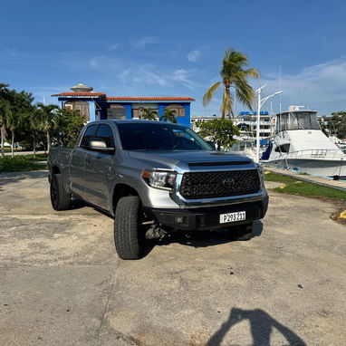 Toyota tundra gris - 2/4