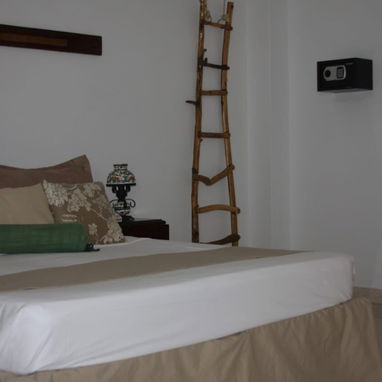 Descansa, explora y disfruta de la ciudad. - Img 115565859