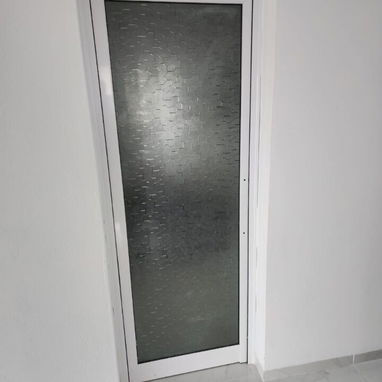 Todo en cristalería y aluminio con mensajería y montaje gratis - Img 127839656