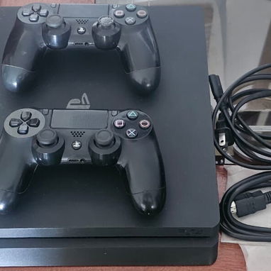 Vendoo PS4 Slim 1TB pirateado 2 mandos lleno de Juegos - Img 127598264