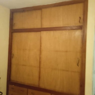 Apartamento interior de 3 cuartos con closet en nuevo vedado - Img 98363222