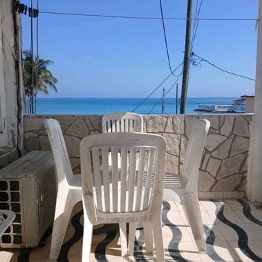 🏠 Descubre ésta Casa de Renta frente a la playa de Guanabo. Ideal para una pareja y 2 niños menores - Img 116173158