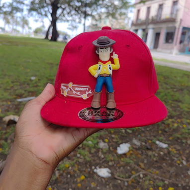 Gorras de niños y niñas con sus personajes Favoritos en 4 mil Diez de octubre en luyano  📲52005984 - 2/6