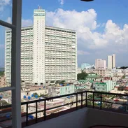 Venta de apartamento en el 10 piso en línea y L - Img 54158273