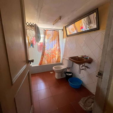 Casa 🏡 de 3 cuartos y medio con garage en el Vedado (#25) - Img 119412248