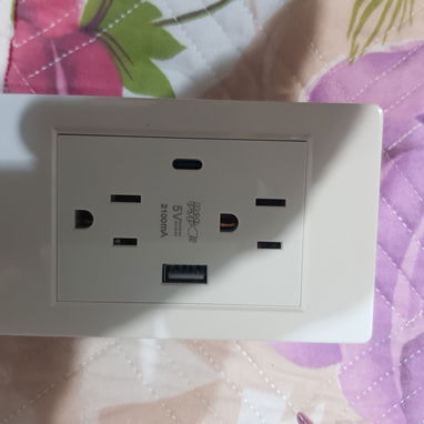 Extensor 2 entradas de usb carga y 2 tomacorrientes llamar 88605934 - Img 122434264