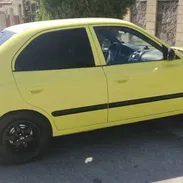 Vendo Hyundai accent 2005, gasolina. Recién pintado y chapisteado, buen A/C. 12000$ - Img 55438985