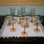 Juego de 10 Copas de lujo, de bacará color ámbar de más de 100 años en perfectas condiciones. - Img 48974387