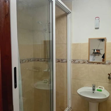 Se vende hostal o casa independiente en Centro Habana - 2/10
