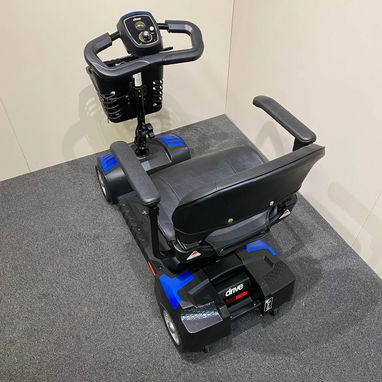 Vendo una  SILLA de RUEDAS ELECTRICA tipo scooter - 3/6