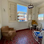 Playa apt 2 ctos y medio 2 baños balcón calle 1er piso - Img 51342675