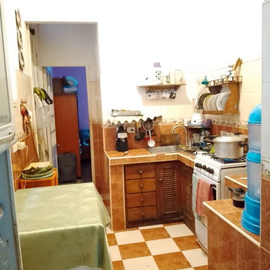 Casa colonial  biplanta en bajos con garaje en el Vedado - 5/9