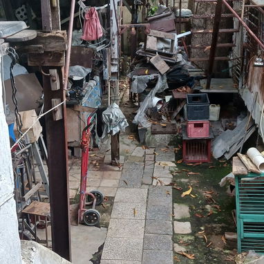 Se vende o se negocea por carro Casa colonial en la vivora detrás del cupet de 10 de octubre y acosta - 10/10
