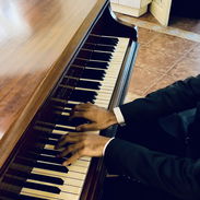 Se imparten clases de piano y de violín. (En español y en inglés) - Img 56955096