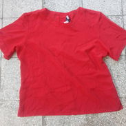 Blusa Roja (De uso) (Talla L) 1000 CUP - Img 57114052