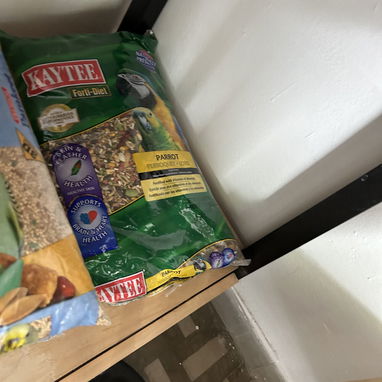 Comida para perros y gatos y aves 52969213 - 7/10