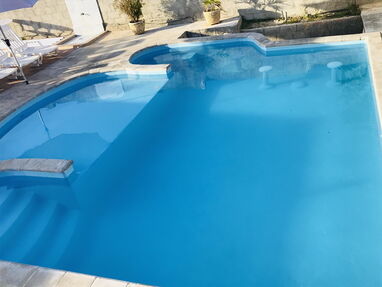 Oferta de casa con piscina de 5 habitaciones a 4 cuadras de la playa de Guanabo. Whatssap 5 8142662 - Img 66742505