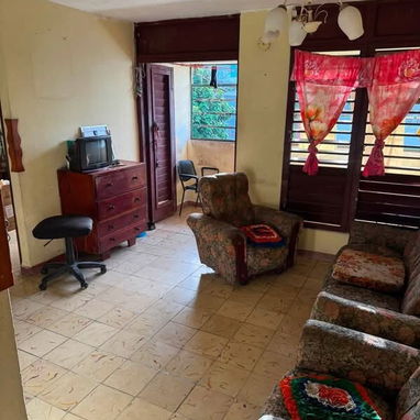 Apartamento (2do piso) ubicado en Regla. - Img 127723309