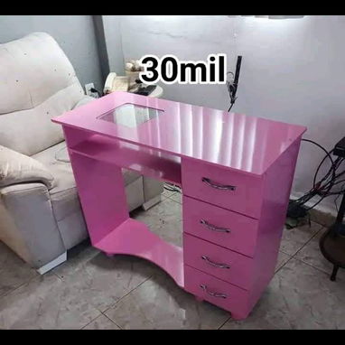 MESITAS DE UÑAS - 10/10