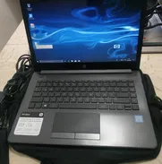 Laptop HP i3 7ma gen con su bolso impecable - Img 49852518