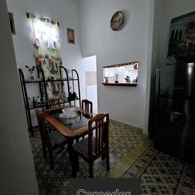 Casa independiente en Playa con garaje 2 cuartos y 2 baños - Img 119288543