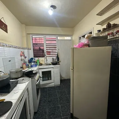 🏡 *APARTAMENTO EN VENTA – VEDADO* - 5/10