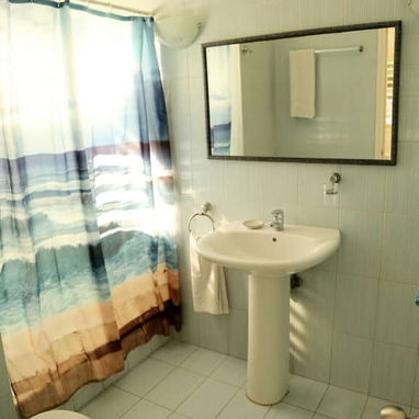 Cod.Z 🏠 Casa Completa en Varadero | 3 Cuartos | A Pasos de la Playa 🏝️ - Img 117547028