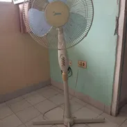 Ventilador de Pie de uso pero en perfecto estado - Img 57856535