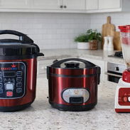COMBO de Olla Reina marca Bravoking 6L+ Olla Arrocera MAF 1.8L + Batidora - Img 58067301