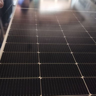 Panel solar bifacial 590 W - 2/3
