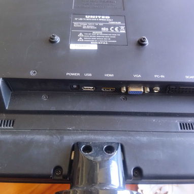 En venta monitor TV HD Marca UNITED - 7/10